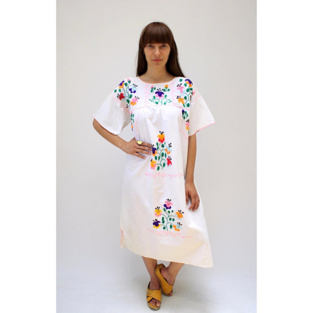 Fenix Vintage 70s Mexican hand embroidered dress